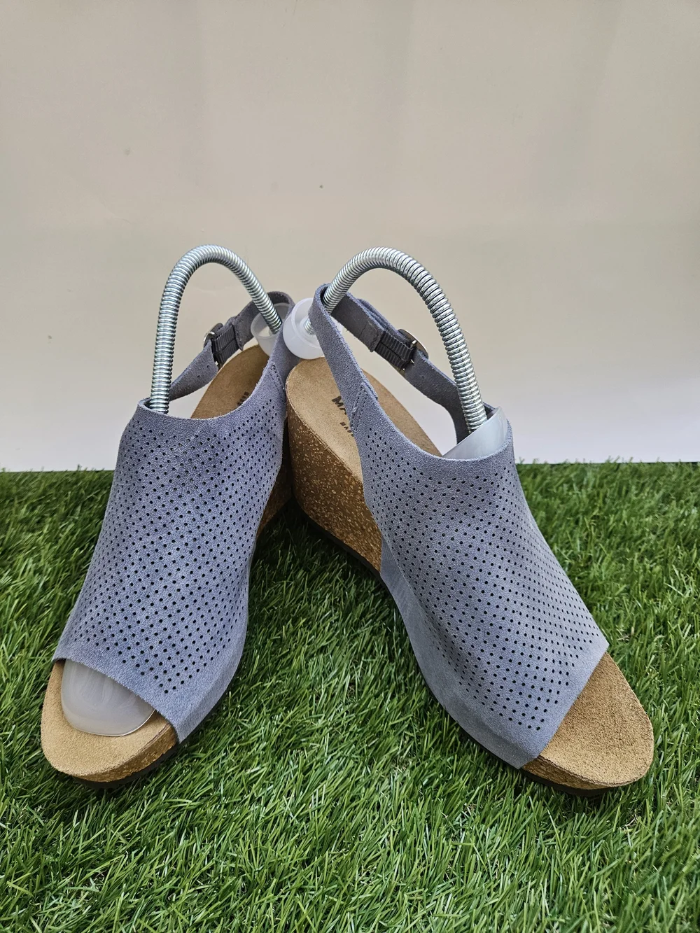 NWOB Marina Luna Italy Sandals 9.5 (40) Genuine Gray Suede Cork Wedge Comfort